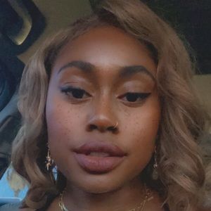 Meet your Posher, Alexxis
